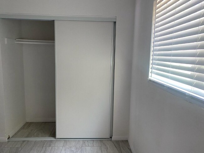 Foto del edificio - 594 Graves Ave