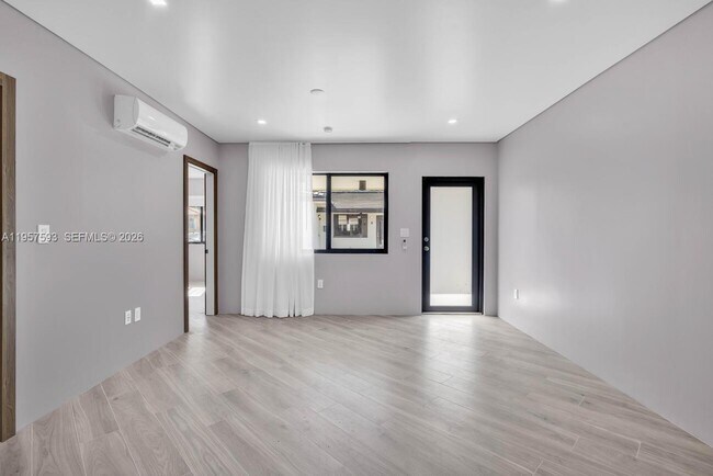 Foto del edificio - 8931 NE 2nd Ave