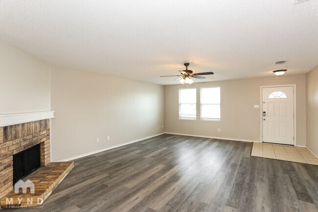 Foto del edificio - 1431 Windy Meadows Dr