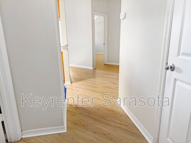 Foto del edificio - 5500 Bentgrass Dr