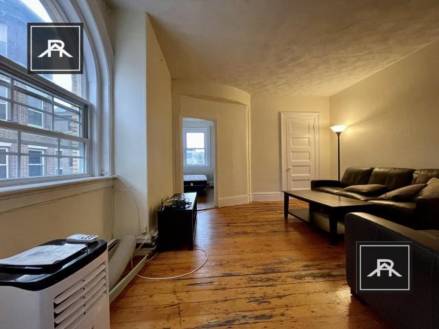 Foto del edificio - 4 bedroom in Brookline MA 02446