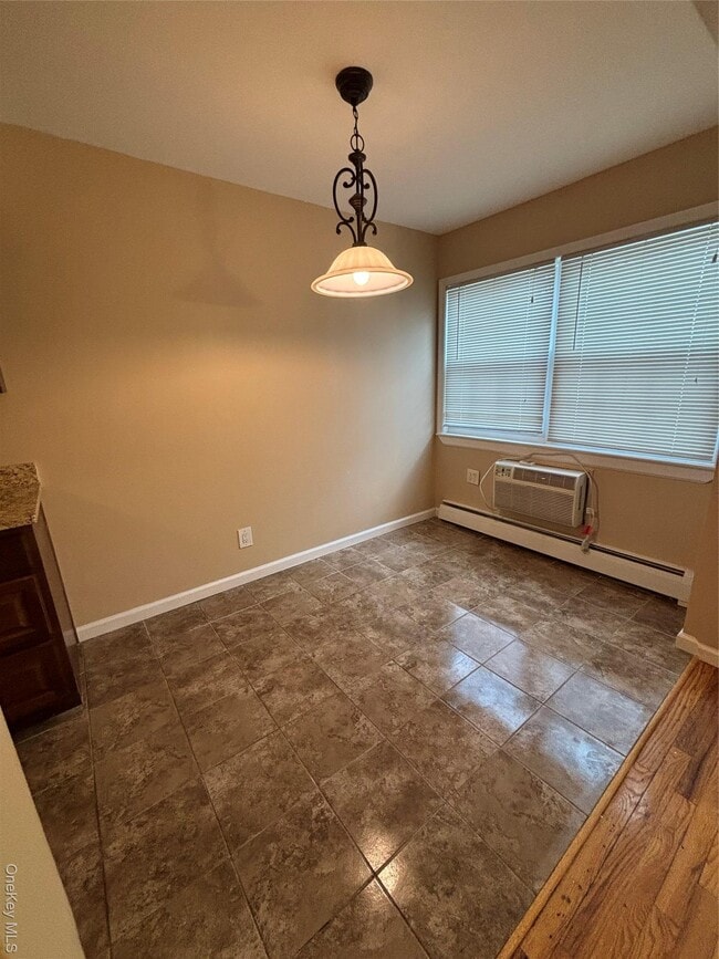 Foto del edificio - 4 Colonial Rd