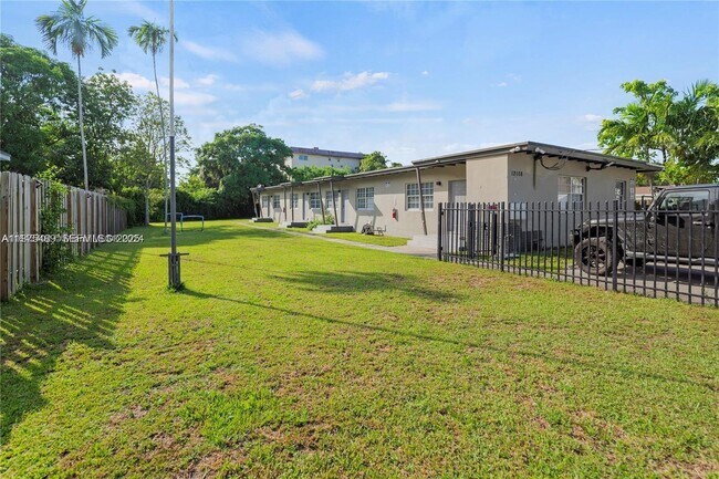 Foto del edificio - 12108 NE 5th Ave