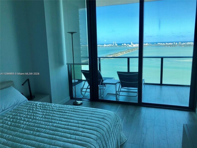 Foto del edificio - 480 NE 31st St