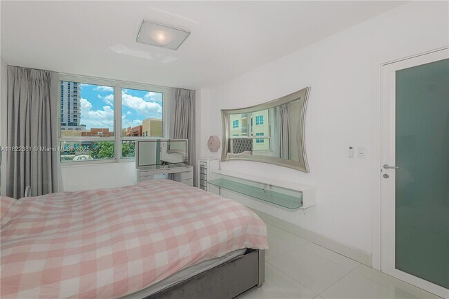 Foto del edificio - 2000 N Bayshore Dr
