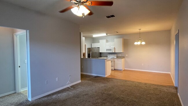 Building Photo - Limited-Time Offer! Sign a lease before Fe...