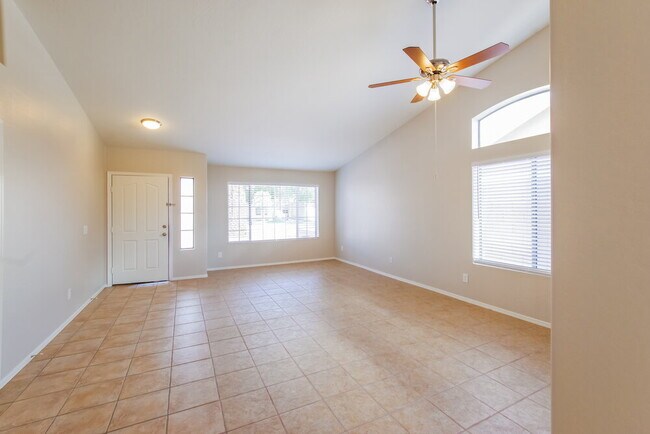 Building Photo - 6115 W Park View Ln