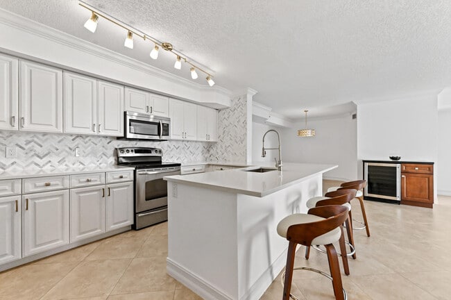 Building Photo - 3606 S Ocean Blvd