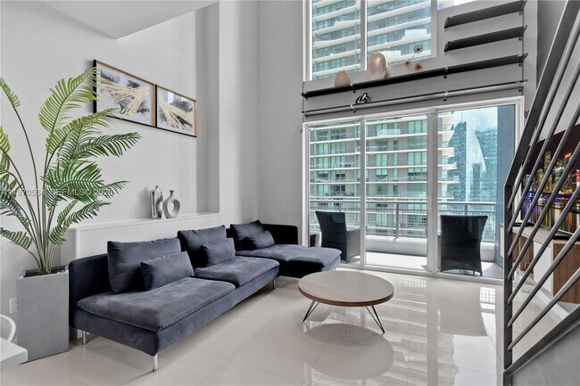 Foto del edificio - 60 SW 13th St