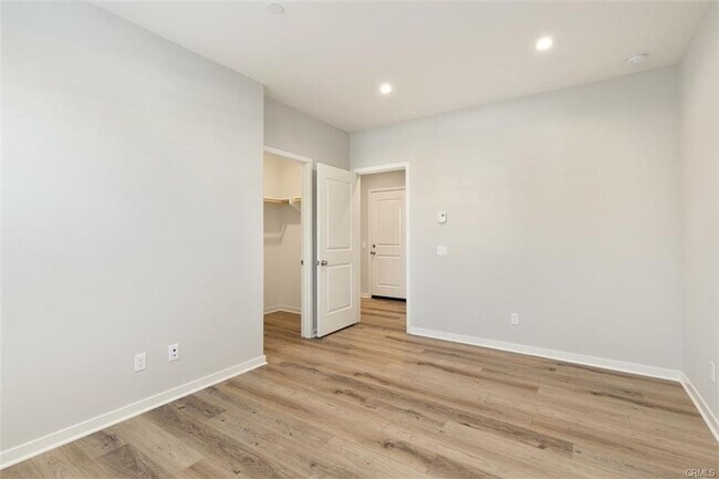 Building Photo - Newer Condo Best Location in Portola Springs