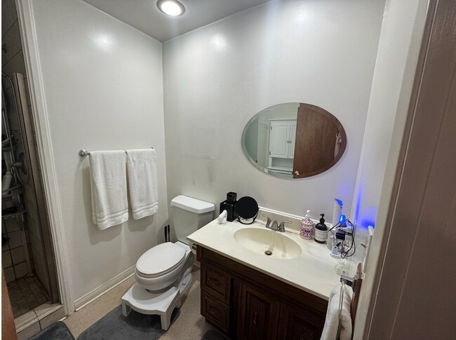 Foto del edificio - 10201 Oak Park Ave