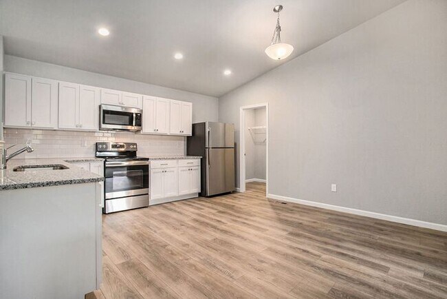 Foto del edificio - 3143 Alder Dr SW