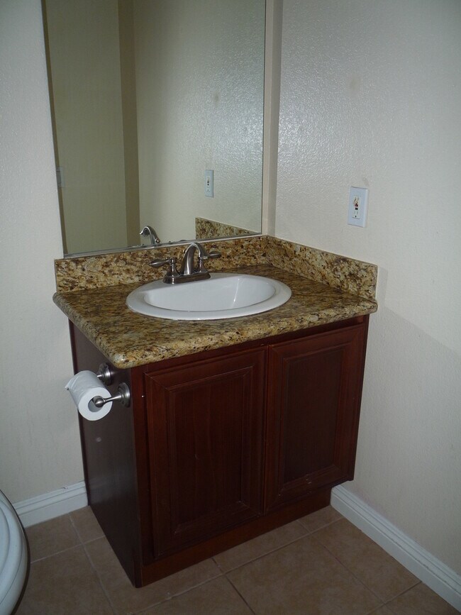 Building Photo - Beautiful Condo For Rent Near in Linda Vista