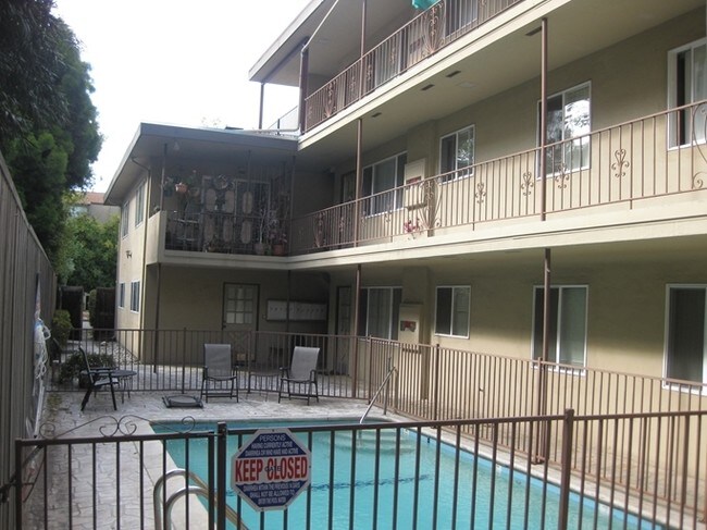 Foto del edificio - 18 Hayward Ave