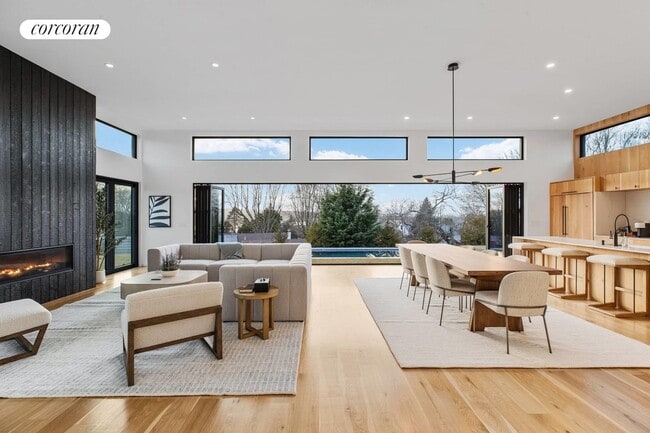 Building Photo - 21 S Edin St