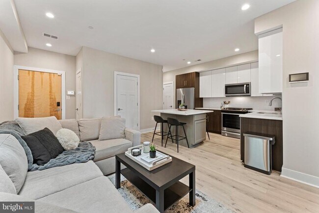 Foto del edificio - 818 Kennedy St NW