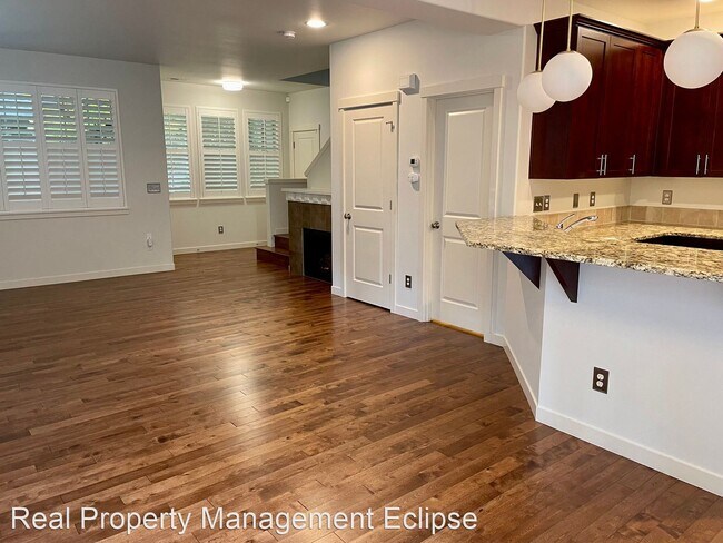 Foto del edificio - 3 br, 3 bath House - 819 148th Ln. SE