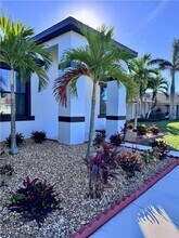 Building Photo - 2322 SW 27th St Building Photo - 2322 SW 27th St