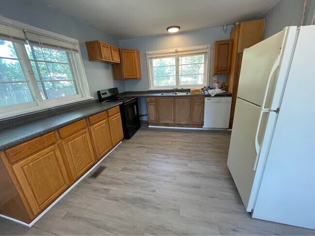 Foto del edificio - 518 W Cave Springs Ave