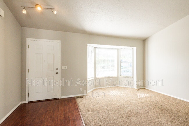 Building Photo - 714 N 300 W