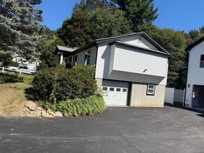 Building Photo - 44 Topsfield Cir