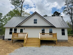 Building Photo - 221 Sheffield Dr