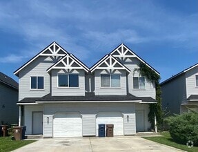 Building Photo - 2515 E Desmet Ave