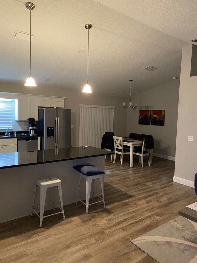 Foto del edificio - 9416 N Del Rio Way