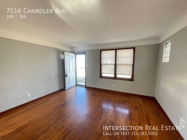 Foto del edificio - 7516 Chandler Ave