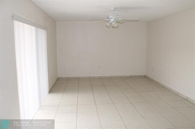 Building Photo - 4069 Wimbledon Dr