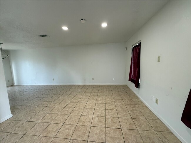 Building Photo - 4702 Ridgemar Cir