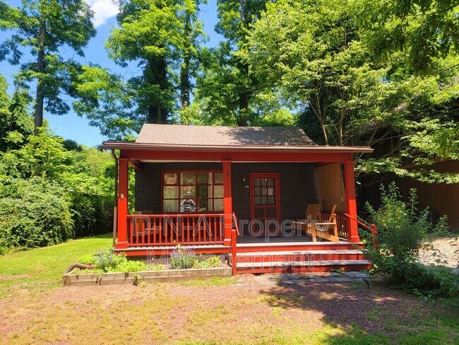 Foto del edificio - 168 Minisink Ave