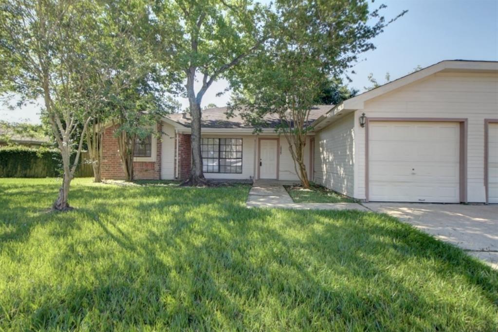 10027 Emerald Creek Dr, Houston, TX 77070 Condo for Rent in Houston