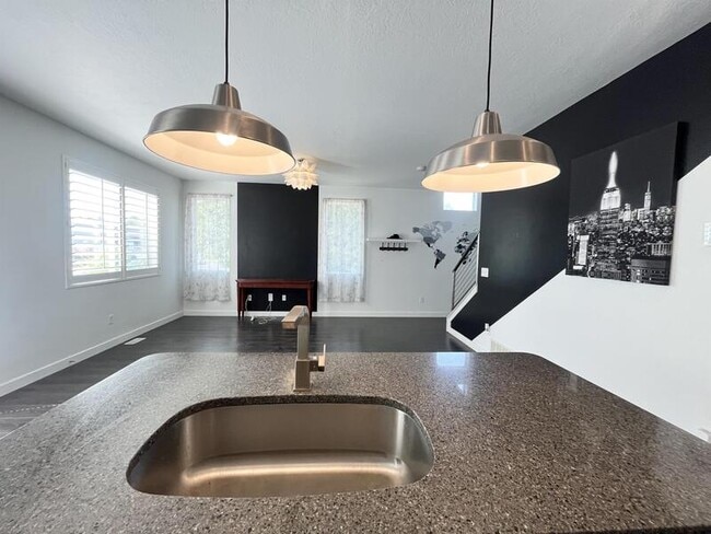 Building Photo - 3546 Terra Sol Dr