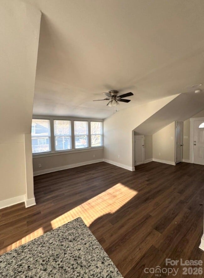 Foto del edificio - 711 S Jackson St