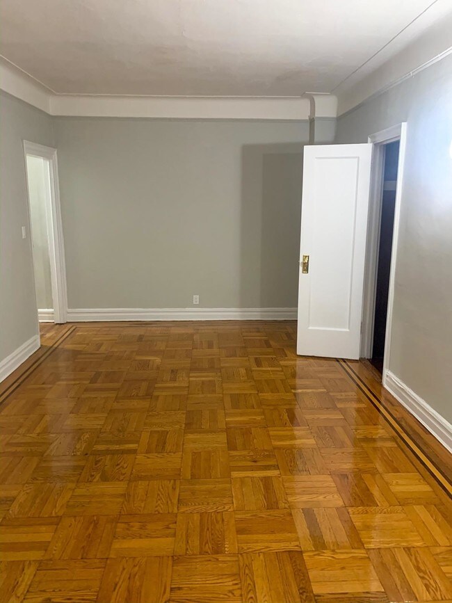 Building Photo - 82-15 Britton Avenue