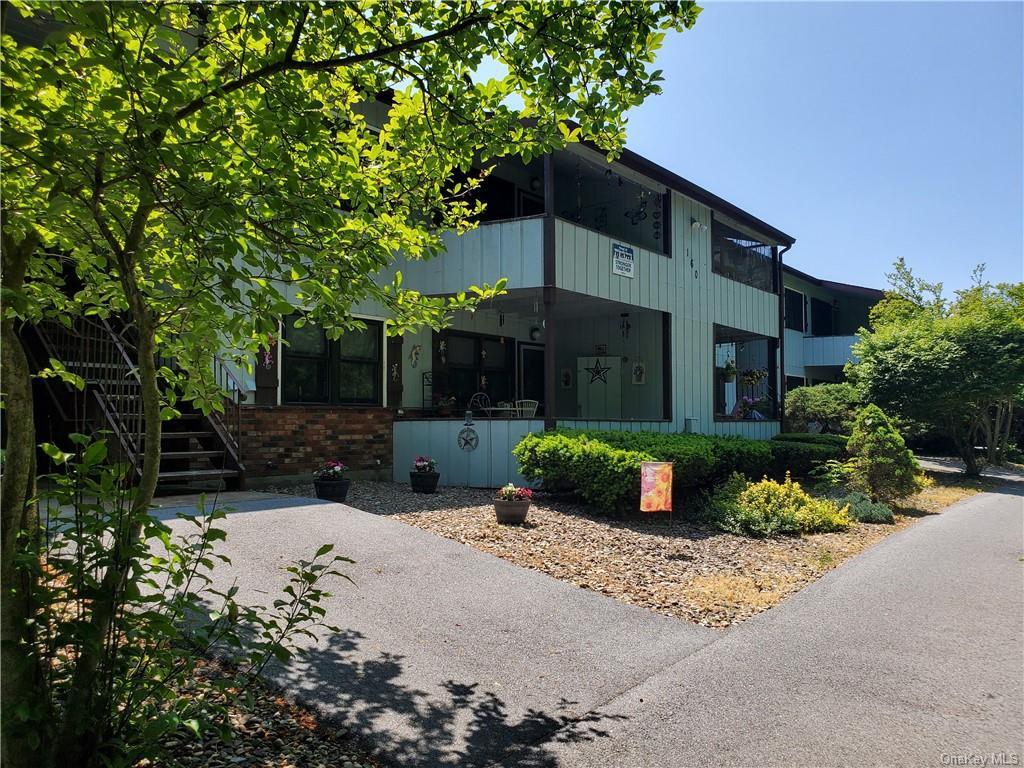 Primary Photo - 160 W Rd
