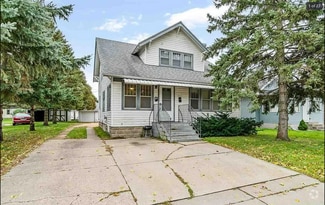 Building Photo - 810 Range St