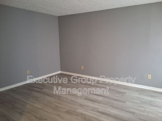 Building Photo - 246-2 ELMWOOD