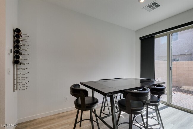Foto del edificio - 2649 Conifer Canyon St