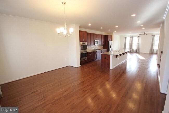 Building Photo - 21517 Willow Breeze Sq