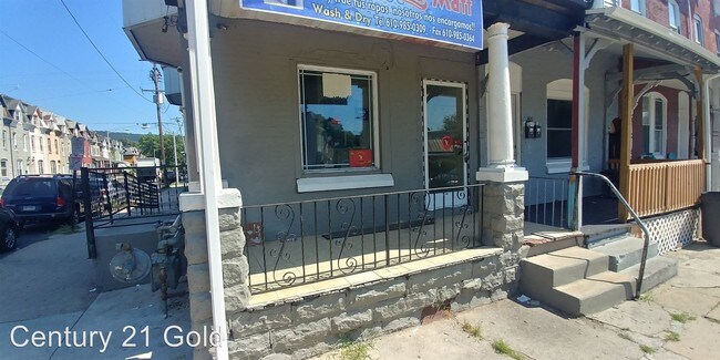 Building Photo - 267 N Front St