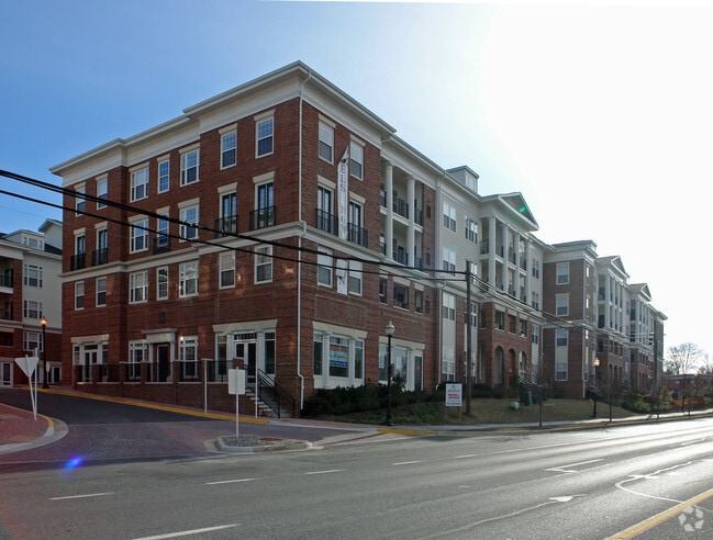 Building Photo - Colonnade at Kentlands