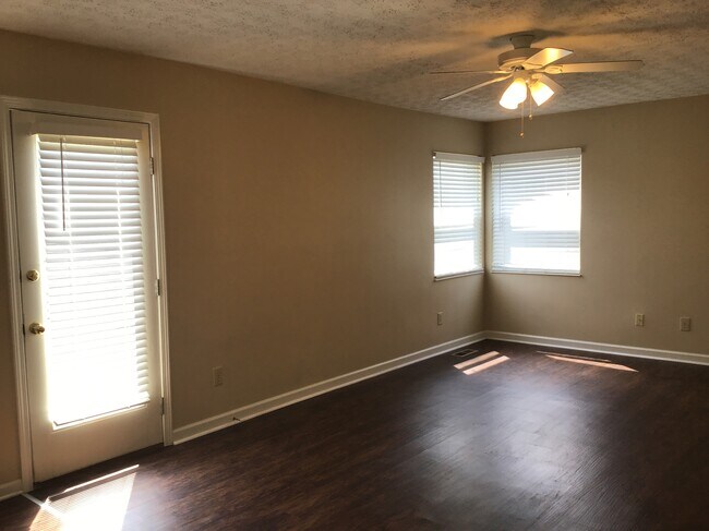 Building Photo - 7366 Murrayfield Drive
