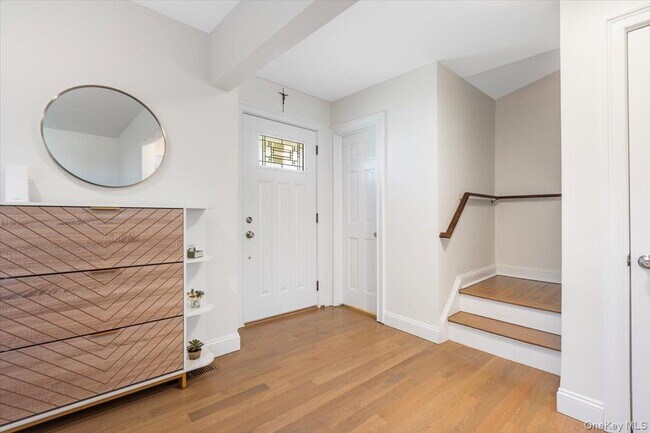 Foto del edificio - 34 Tuckahoe Ave