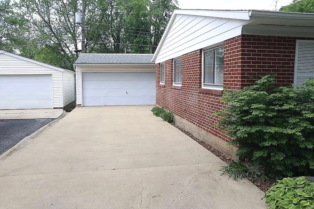 Primary Photo - 312 Rowe Dr