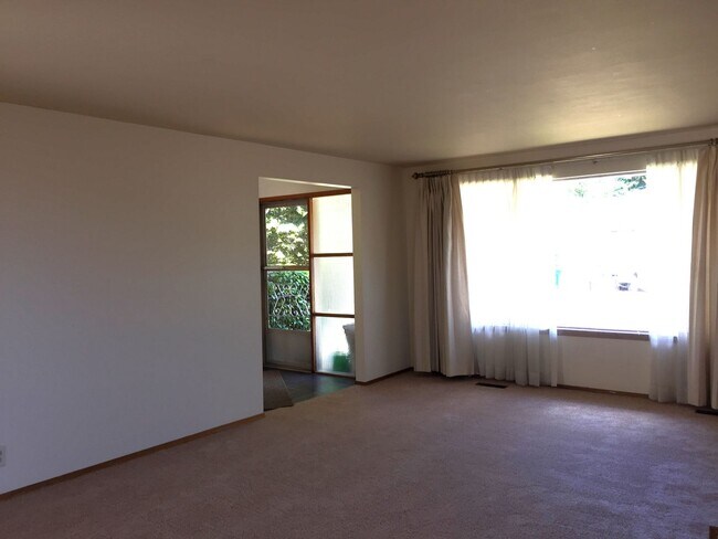 Building Photo - Wonderful Ravenna Home