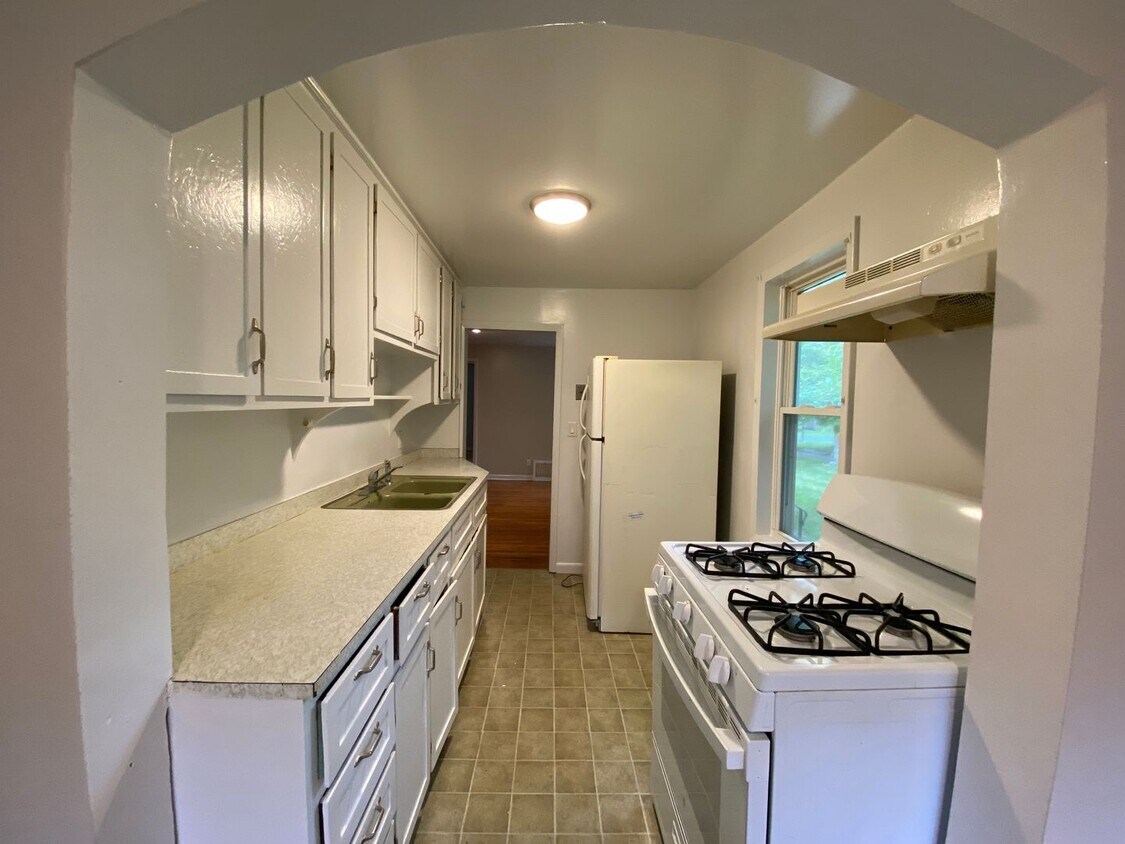 Foto principal - 1316-1318 Baker - Duplex located in the Ea...