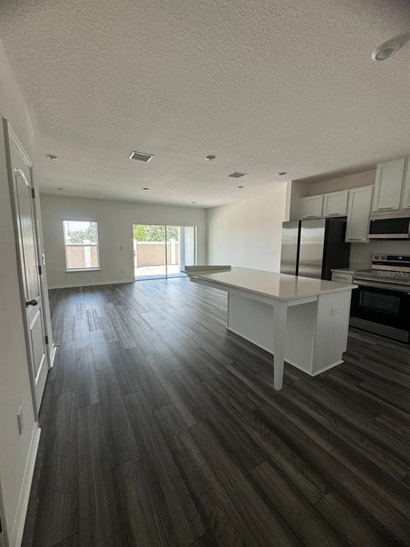 Foto del edificio - 10777 Ironwood Tree Wy