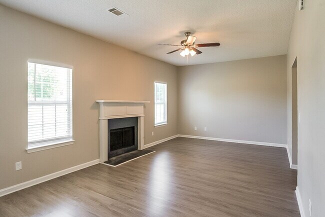 Foto del edificio - 6926 Silver Grass Ct